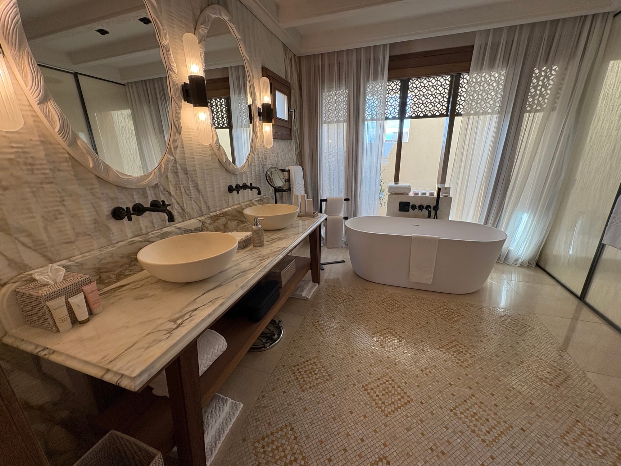 La salle de bain de ma suite au Royal Mansour Tamuda Bay